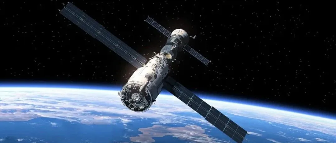 复合半透明顶电极技术：为叠层与太空光伏筑牢根基